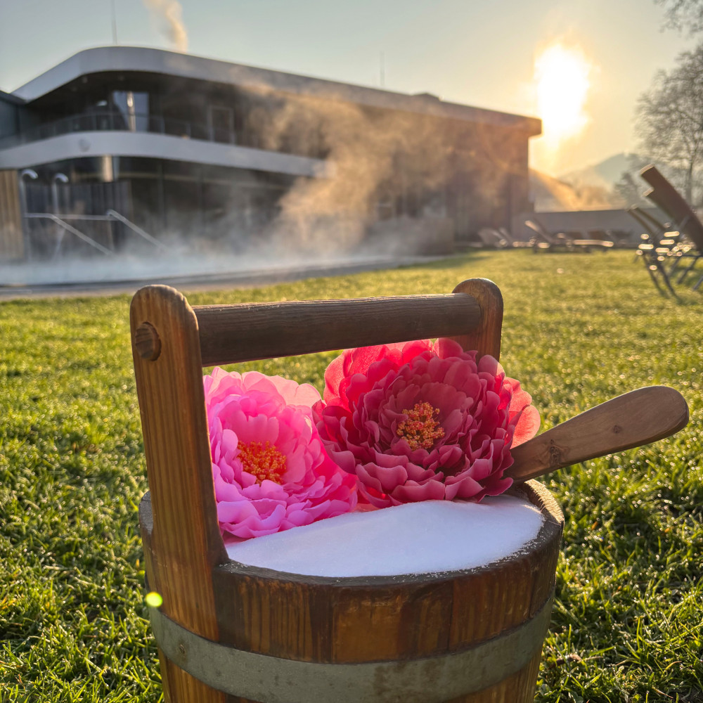 emser therme event thermen spezial maerz bluetezeit blumen eimer liegewiese